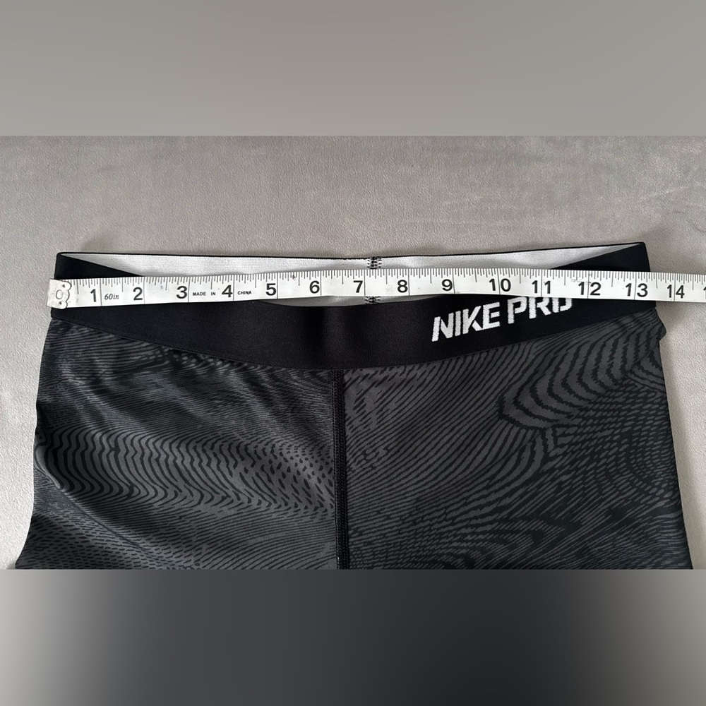 Nike Pro Dri-Fit Capri Leggings Black Gray Print Size M - Picture 4 of 7